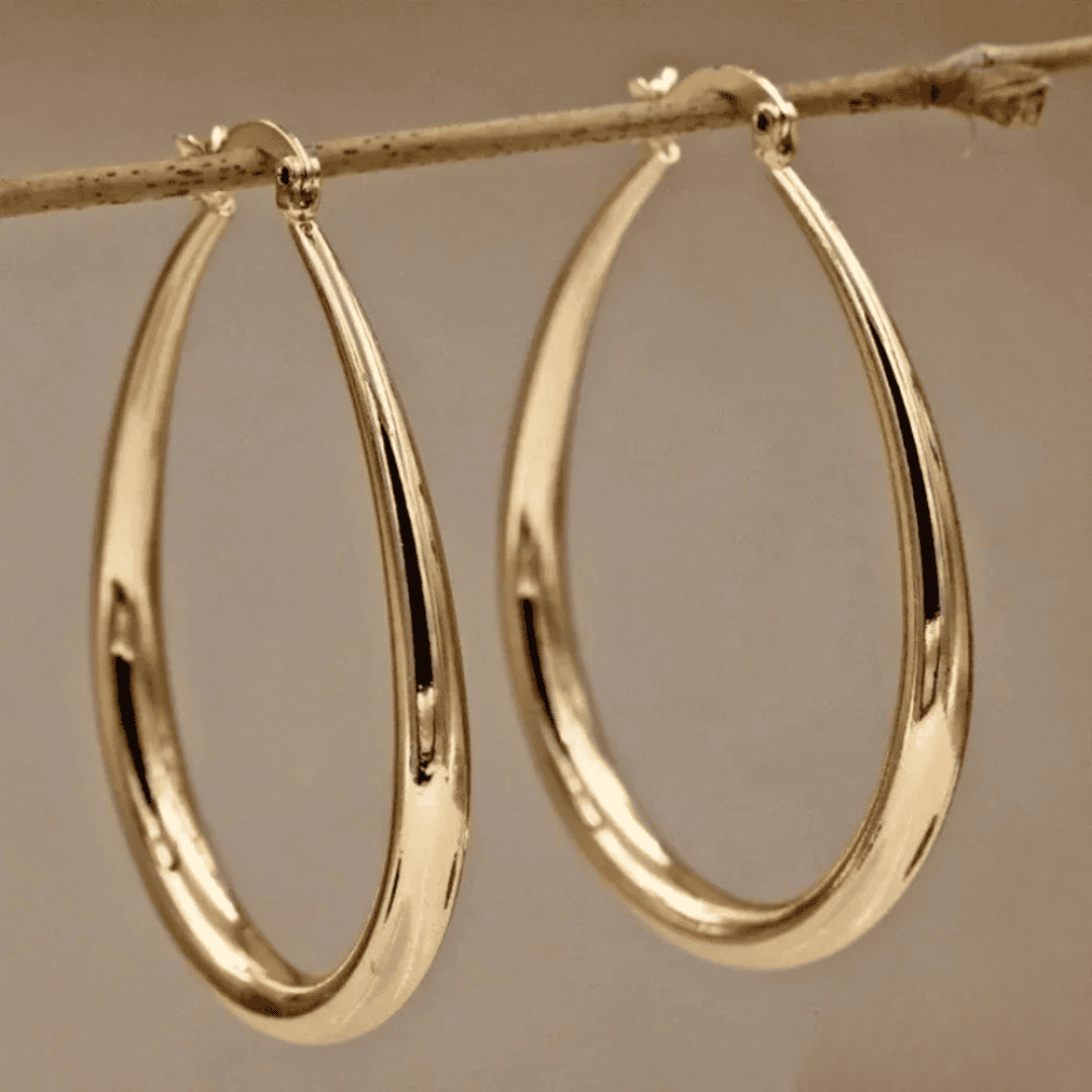 Elegantes aretes de aro dorados
