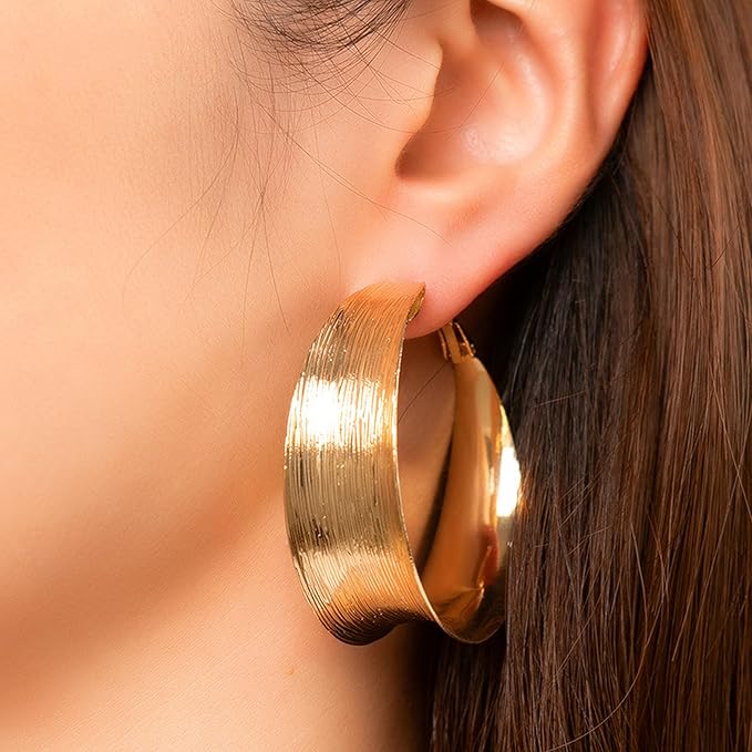 Pendientes de aro huecos dorados vintage