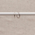 Pendientes de aro Huggie esenciales de plata