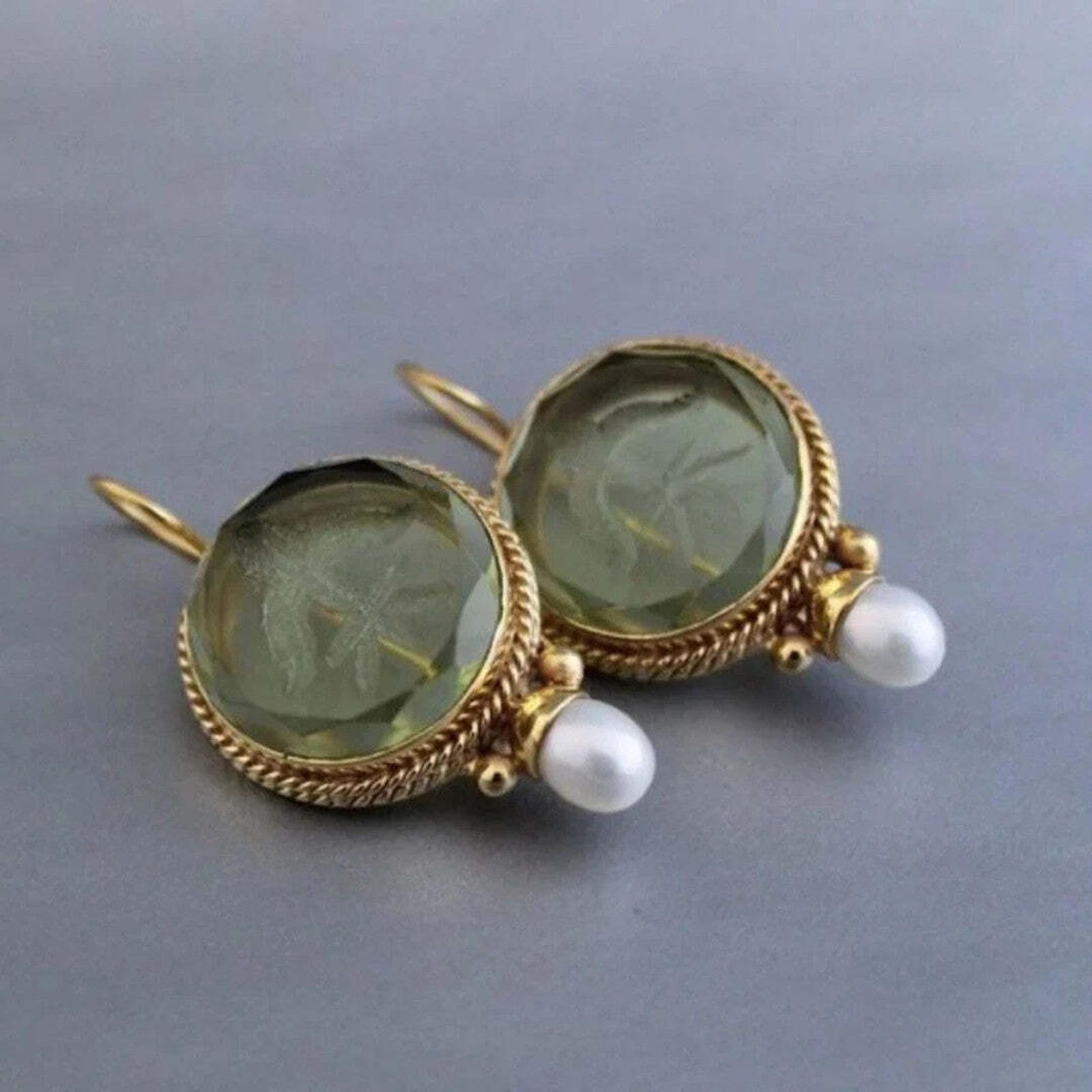 Pendientes Antiguos de Perlas y Piedra de Jade