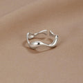 Anillo ajustable minimalista olas