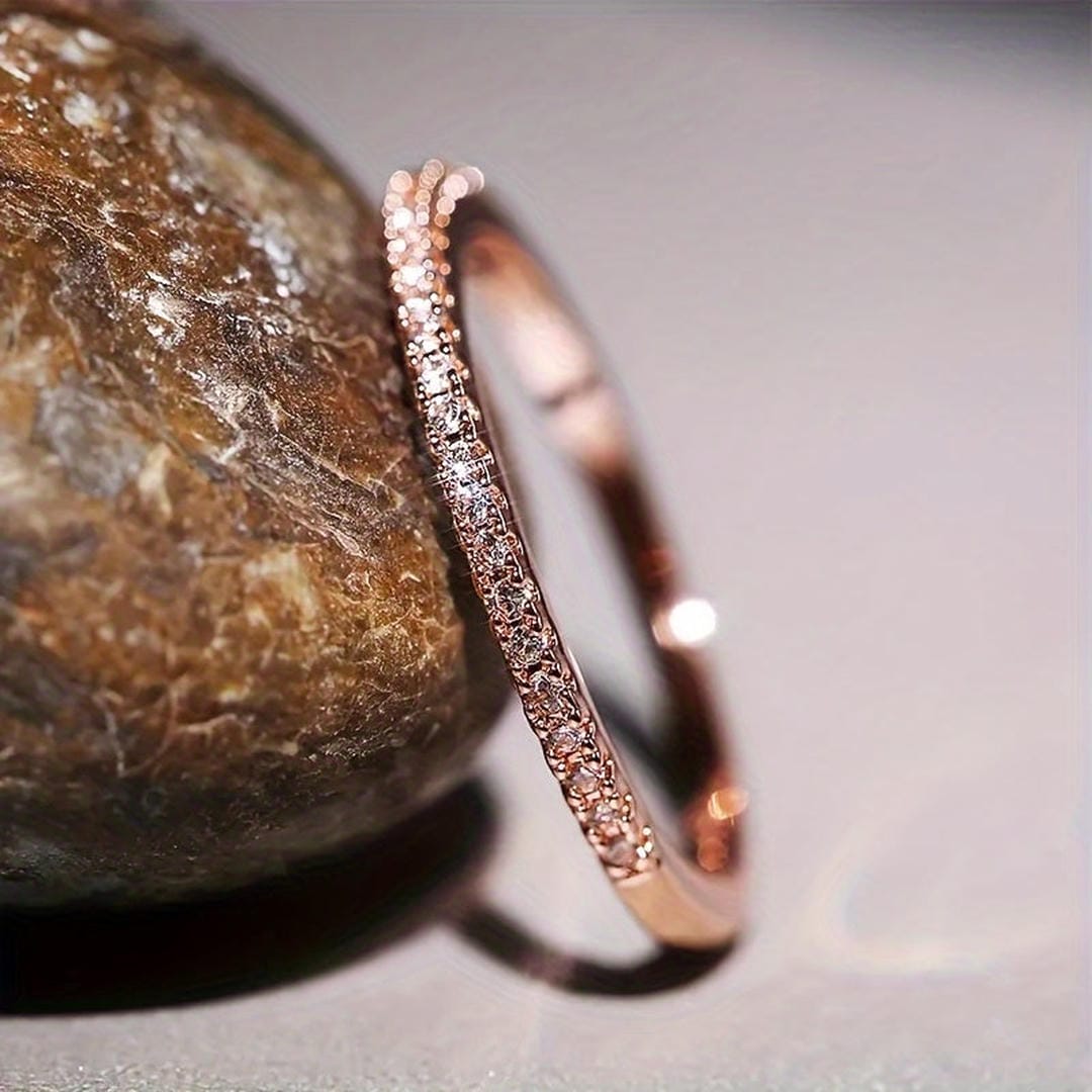 Anillo de circonita minimalista Elyse