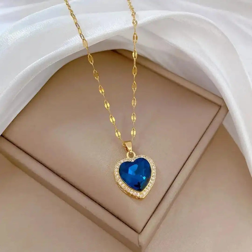 Jaselle Vireyne collar de oro