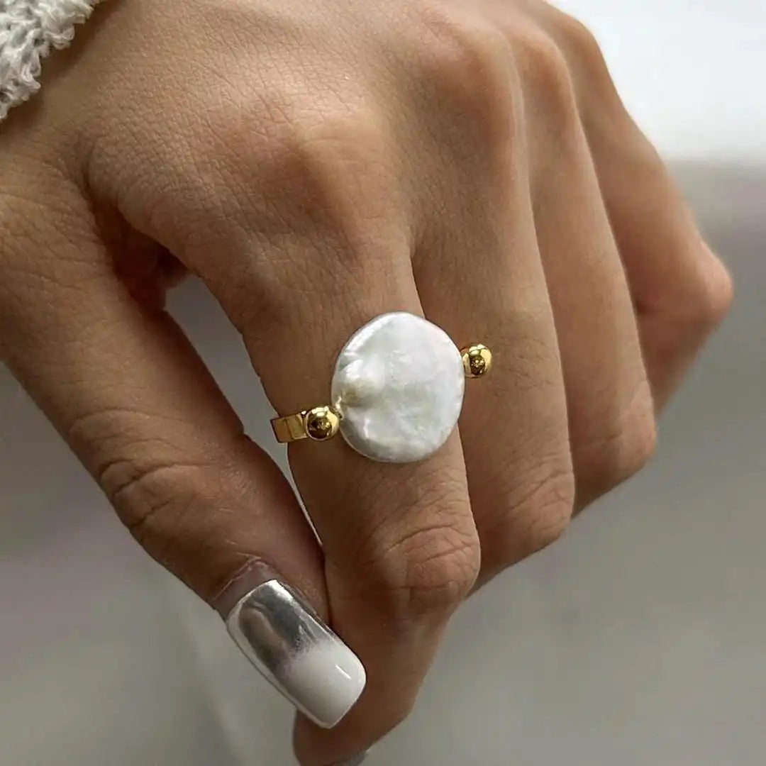 Anillo de perlas con banda abierta
