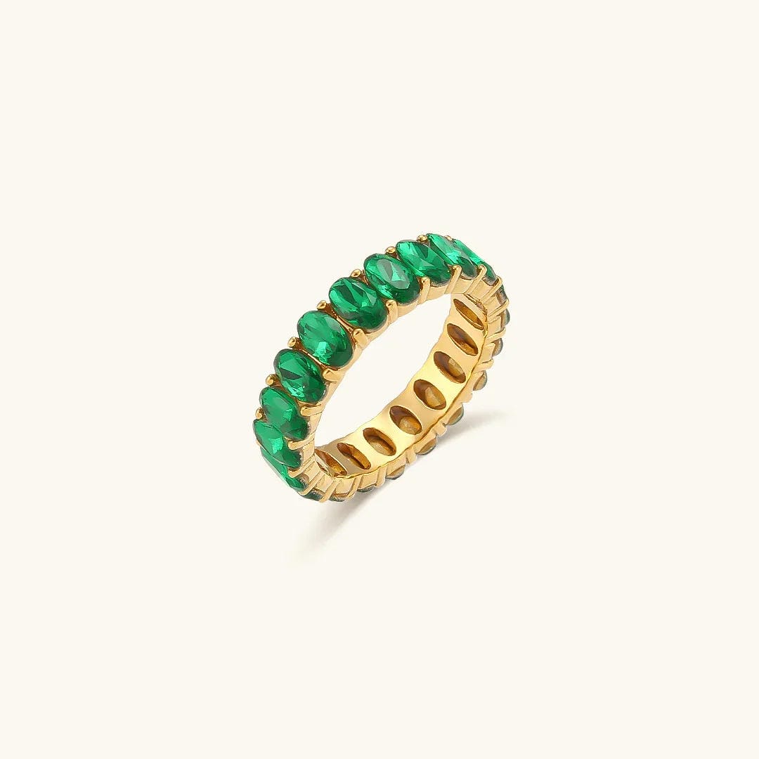 Anillo de oro con simulador de cristales