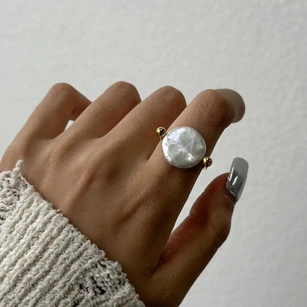 Anillo de perlas con banda abierta