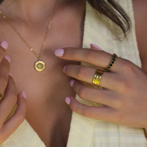 Anillo de oro martillado Amaya