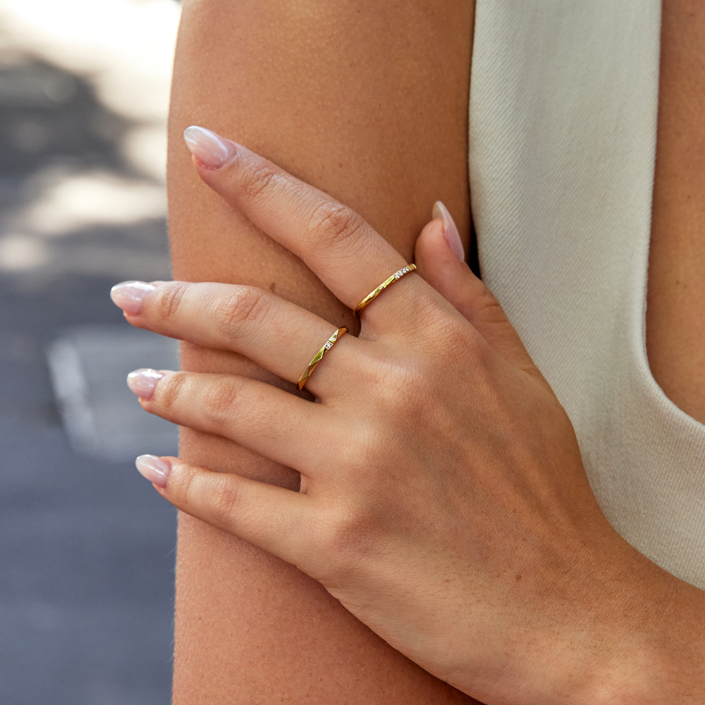 Anillo apilable Astrid de oro de 18K