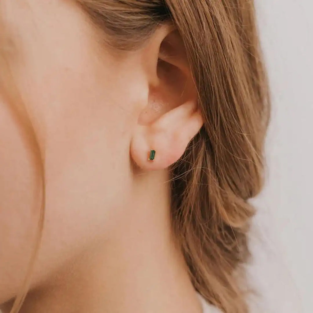 Pendientes de cristal verde con corte esmeralda