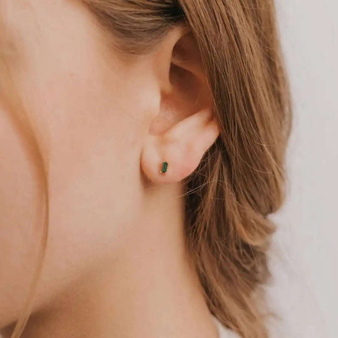 Pendientes de cristal verde con corte esmeralda