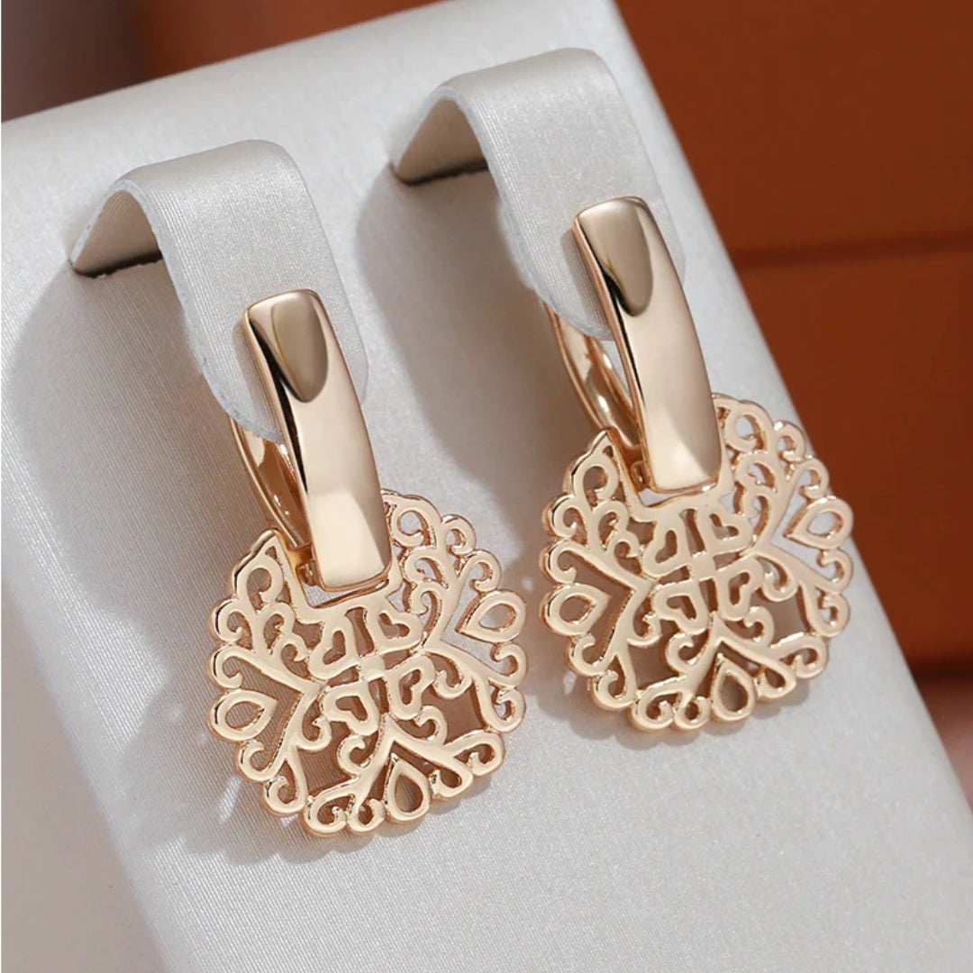 Aretes huecos de mandala elegantes