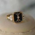 Anillo Antiguo de Oro con Perla Negra