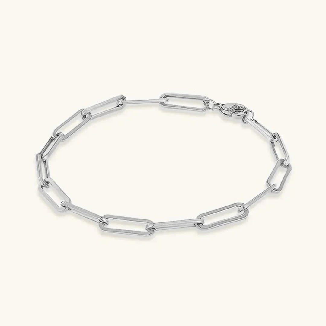 Elegante pulsera de clips dorados