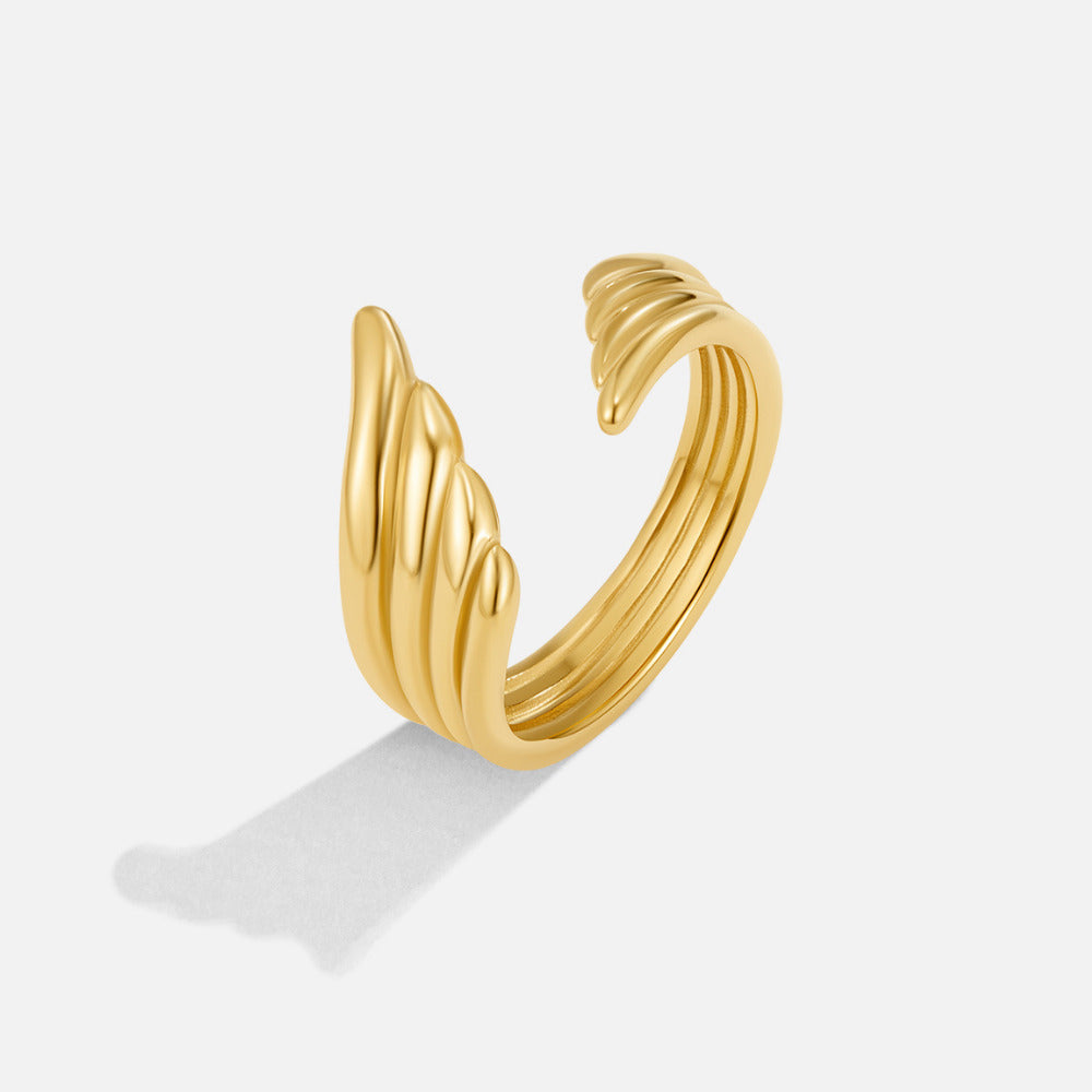 Anillo envolvente Alas de ángel dorado