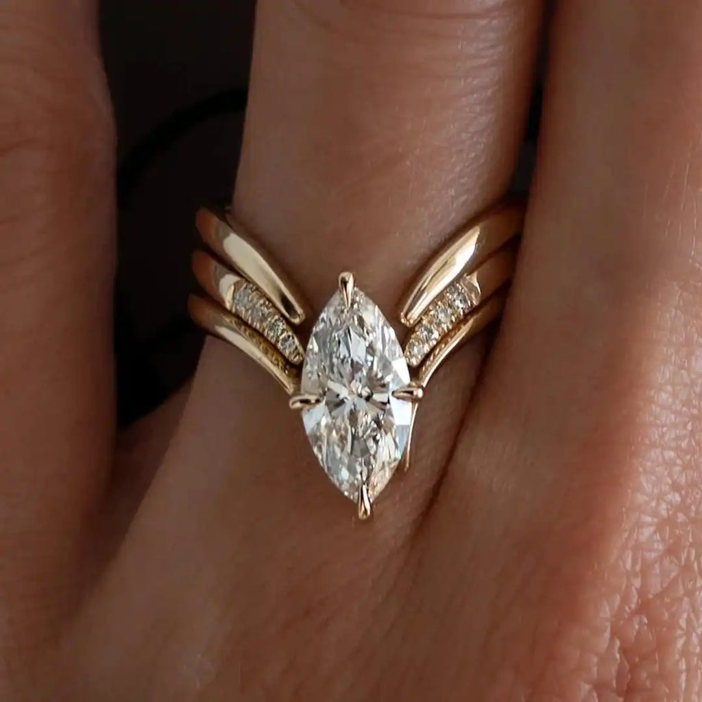 Conjunto de anillos con talla marquesa