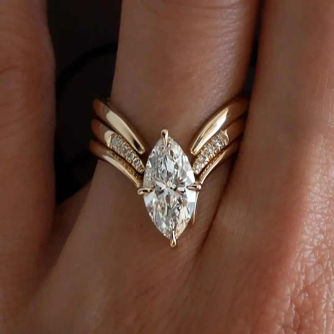 Conjunto de anillos con talla marquesa