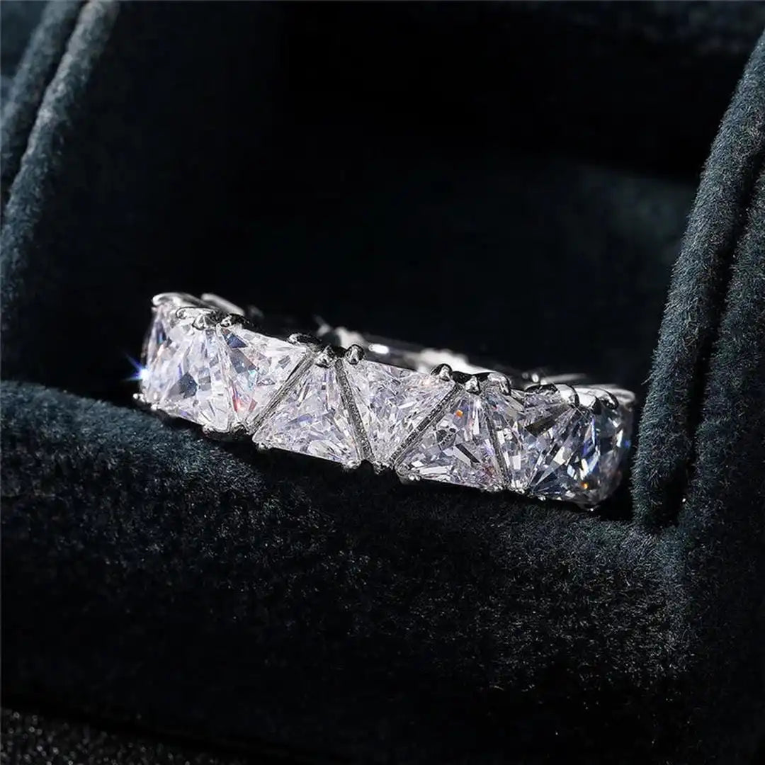 Anillo vintage de piedra triangular