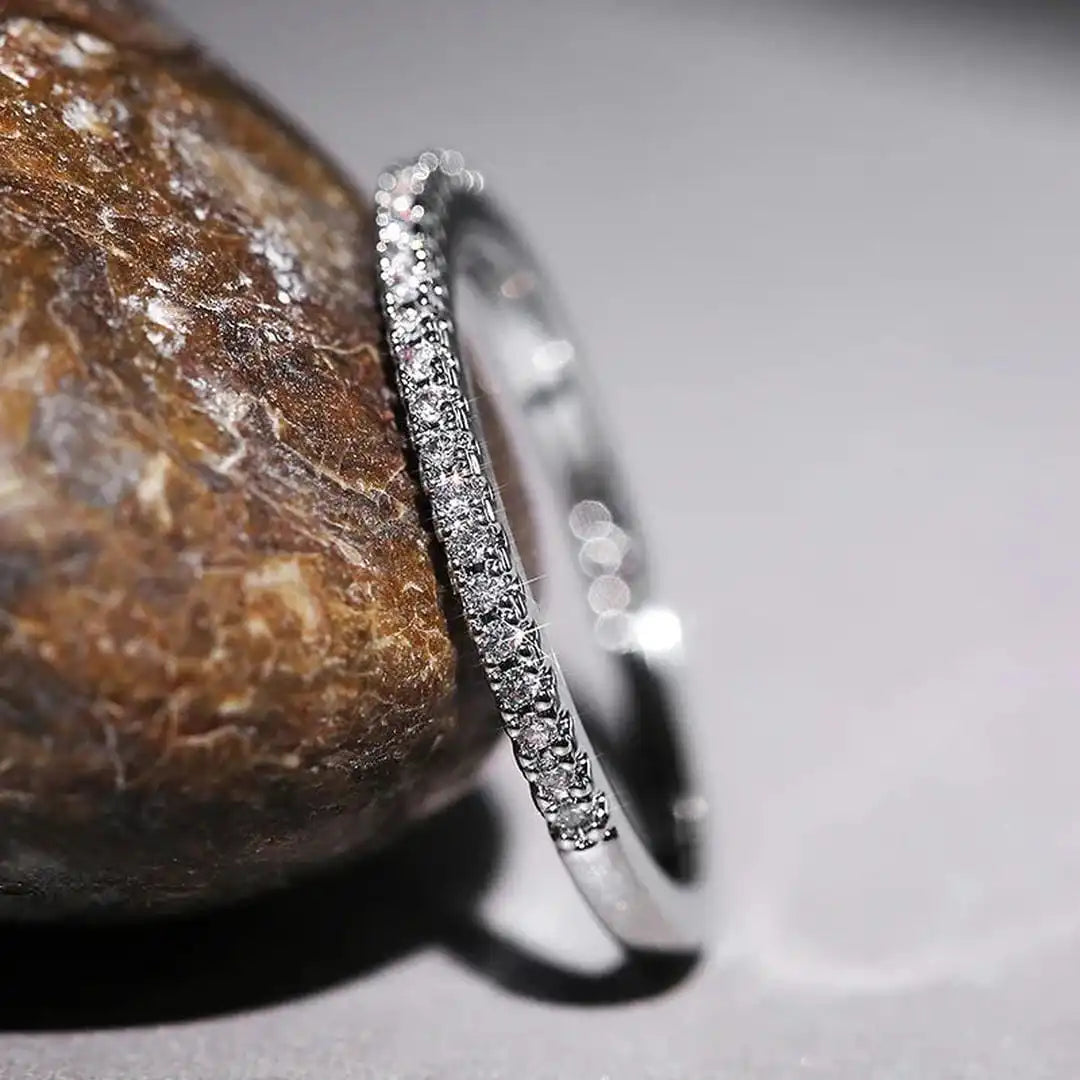 Anillo de circonita minimalista Elyse