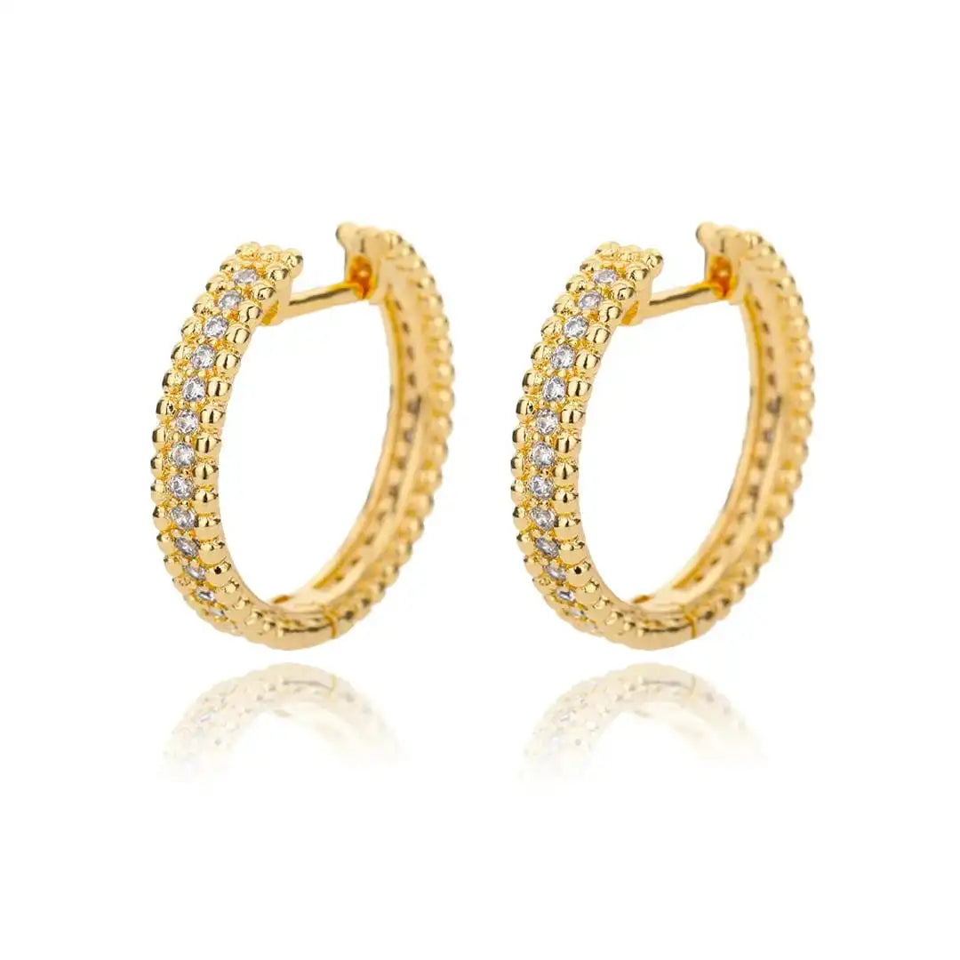 Pendientes de aro de cristal con tachuelas