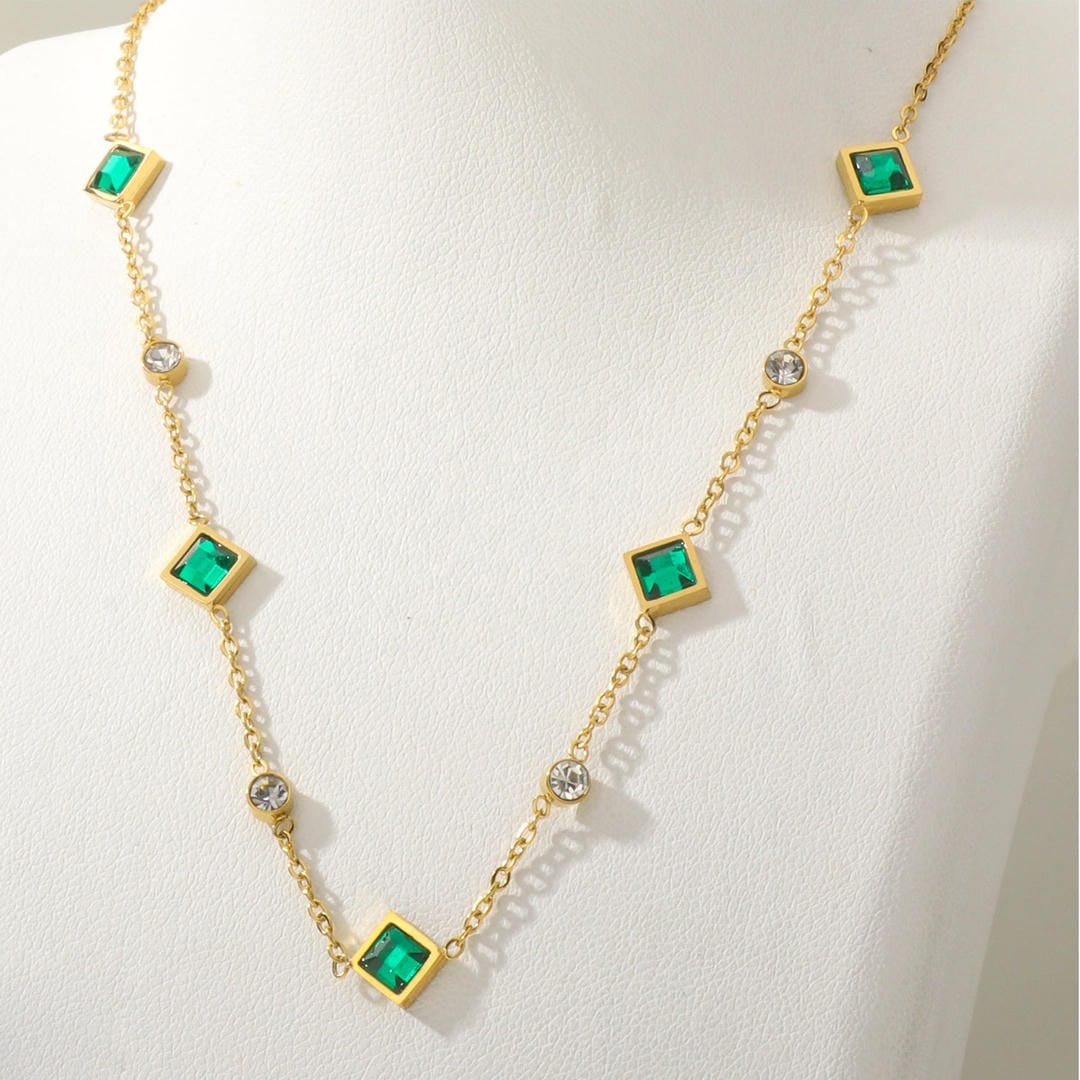 Collar con colgante Esmeralda Real