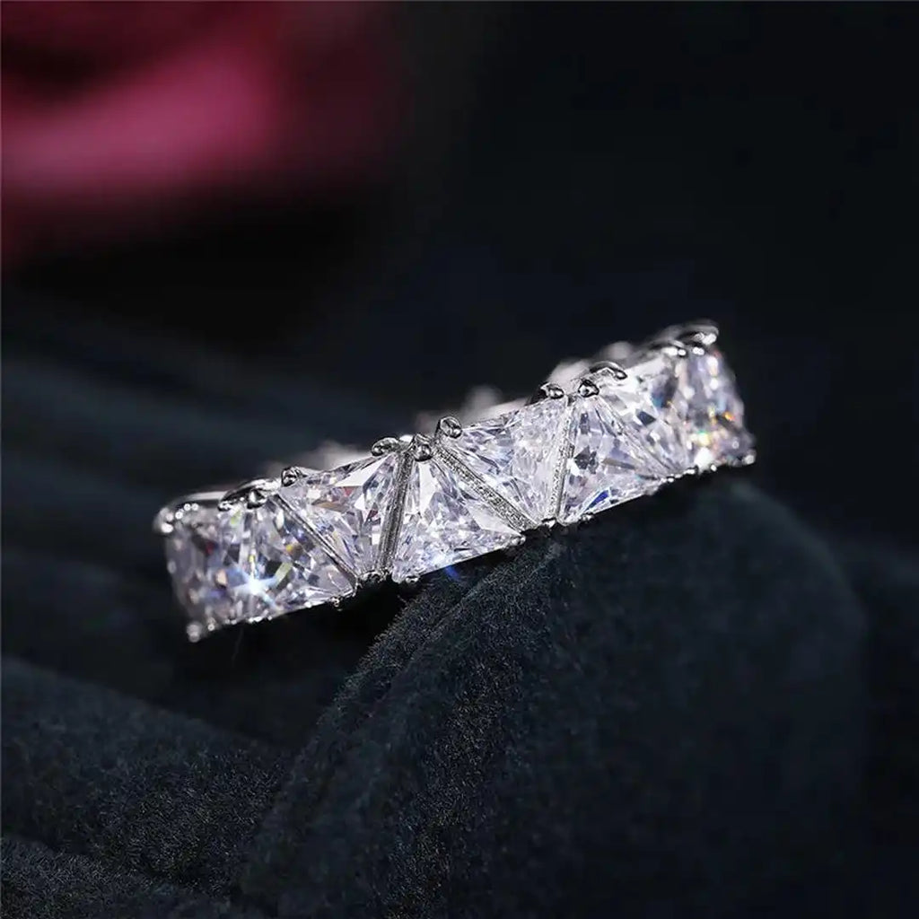 Anillo vintage de piedra triangular