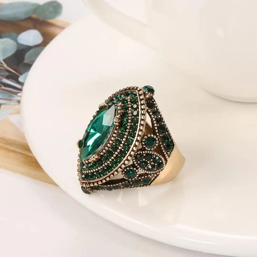 Anillo de cristal Marquis dorado vintage