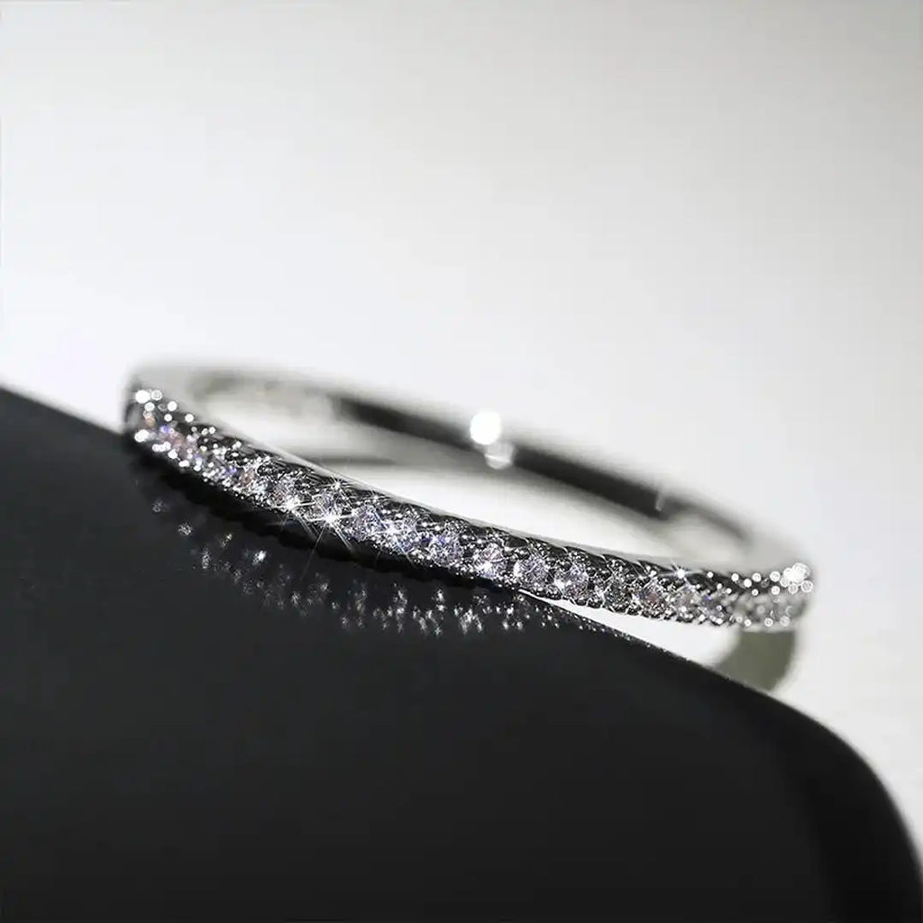 Anillo de circonita minimalista Elyse