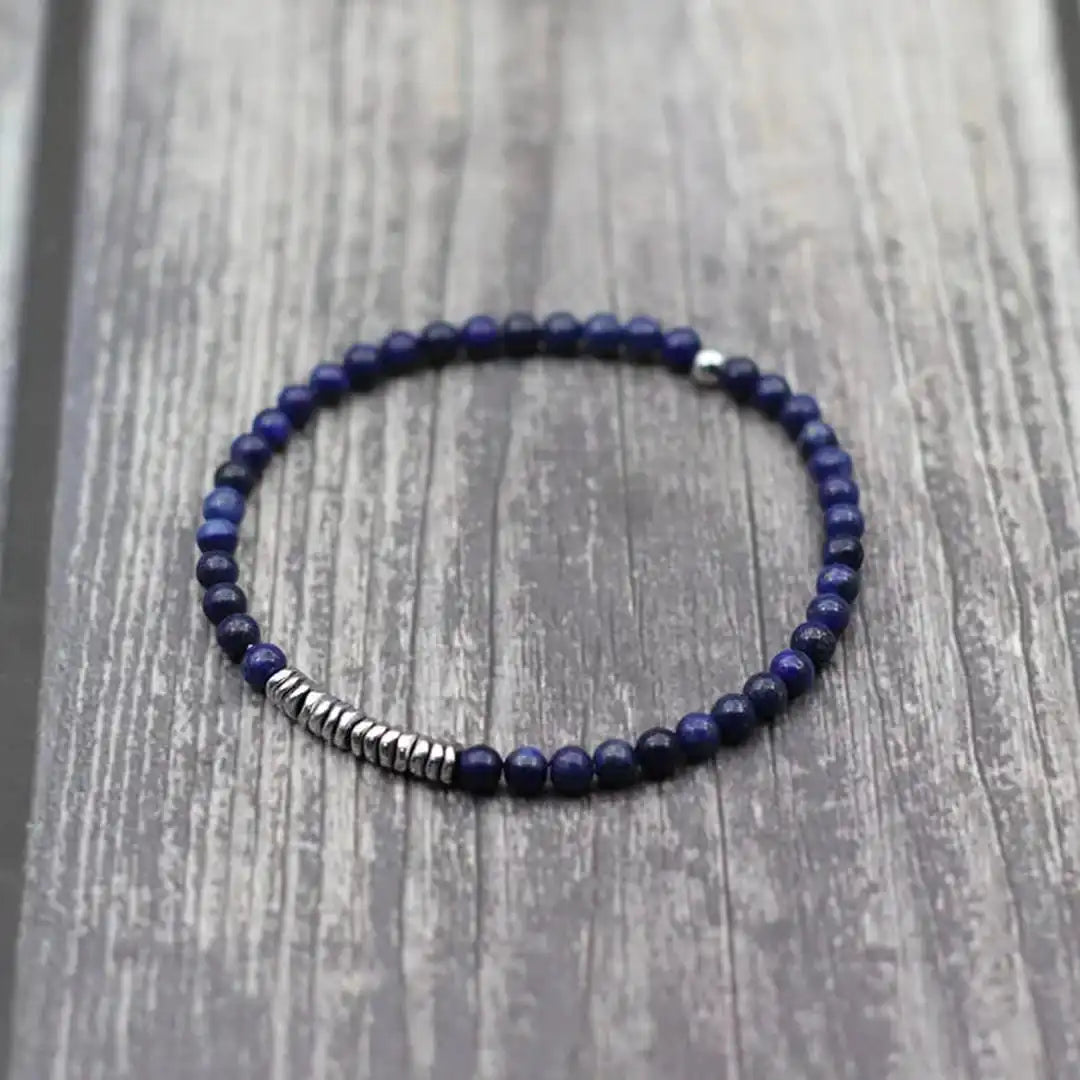 Pulsera atemporal de roca volcánica