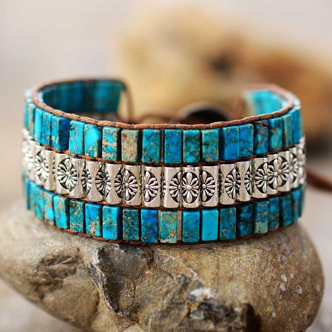 Pulsera envolvente bohemia con loto