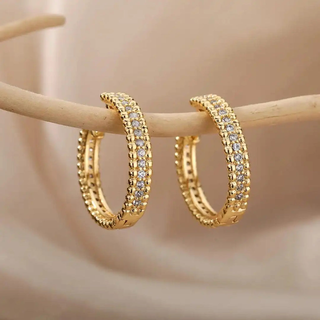 Pendientes de aro de cristal con tachuelas
