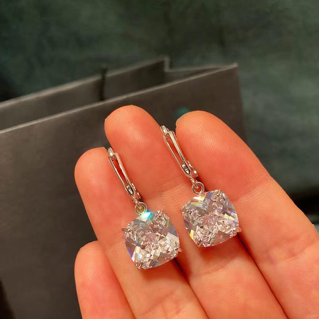 Pendientes Colgantes de Circonitas de Oro Blanco