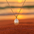 Collar de perlas Ria con cadena fina