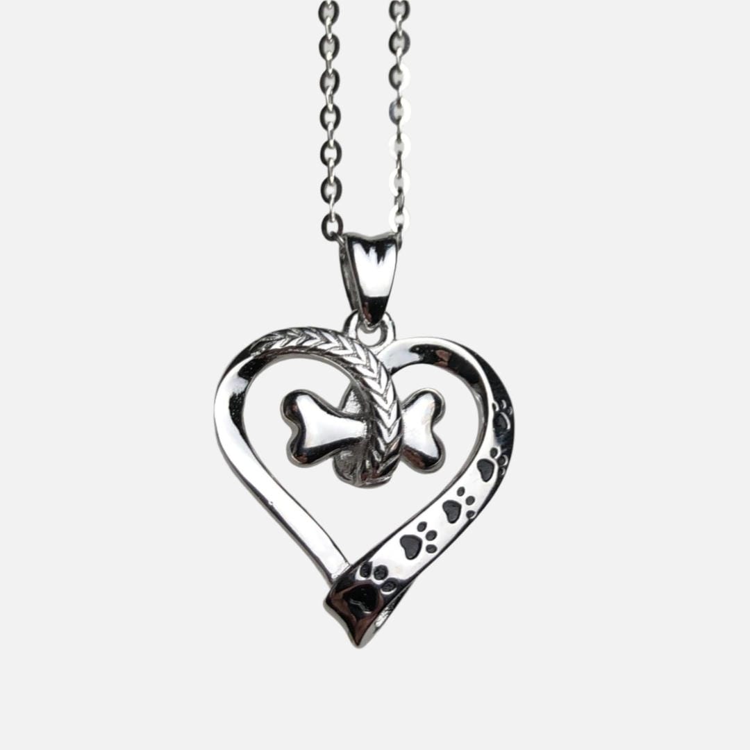 Collar de acero inoxidable con huella de perro y corazón