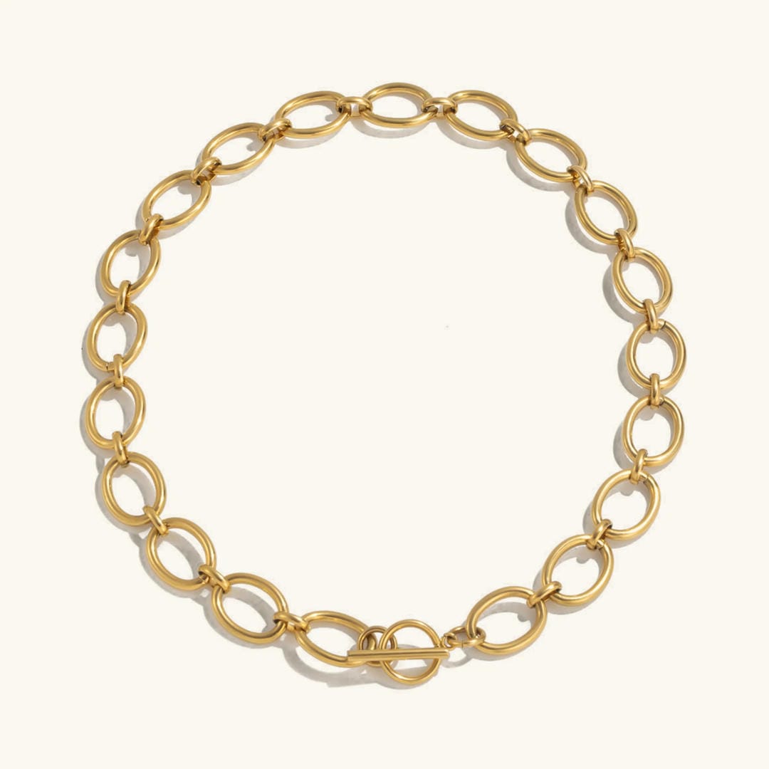 Atemporal collar de cadena de oro audaz