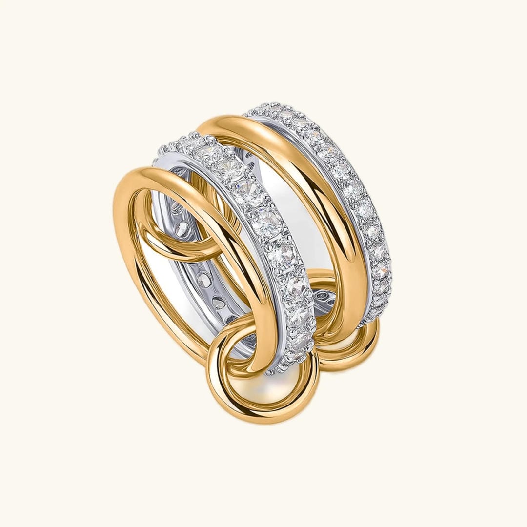 Elegante anillo Calyra de cristales apilados