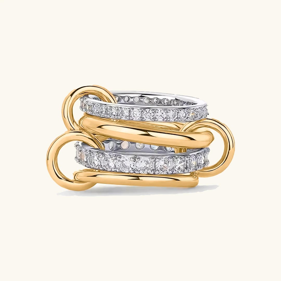 Elegante anillo Calyra de cristales apilados