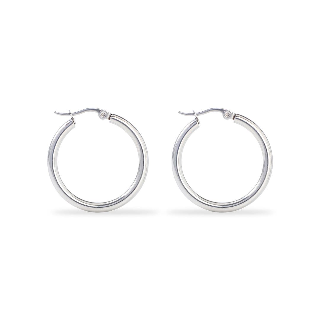 Aretes de aro clásicos de plata pulida