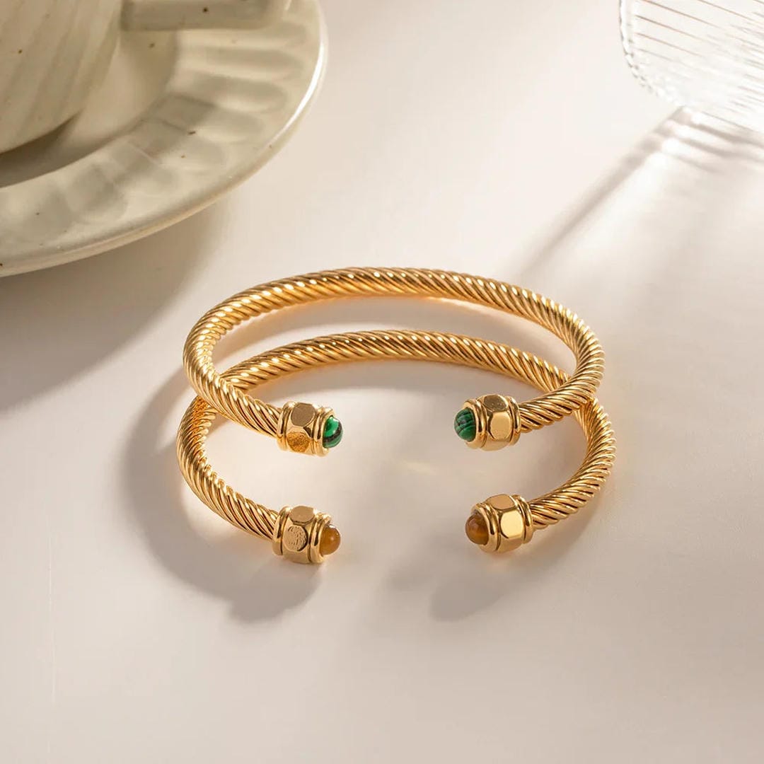 Pulsera de oro con gema
