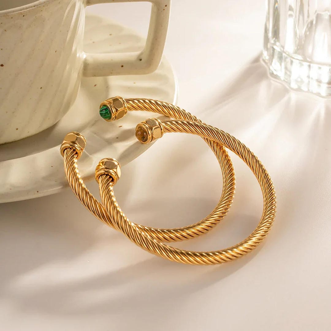 Pulsera de oro con gema