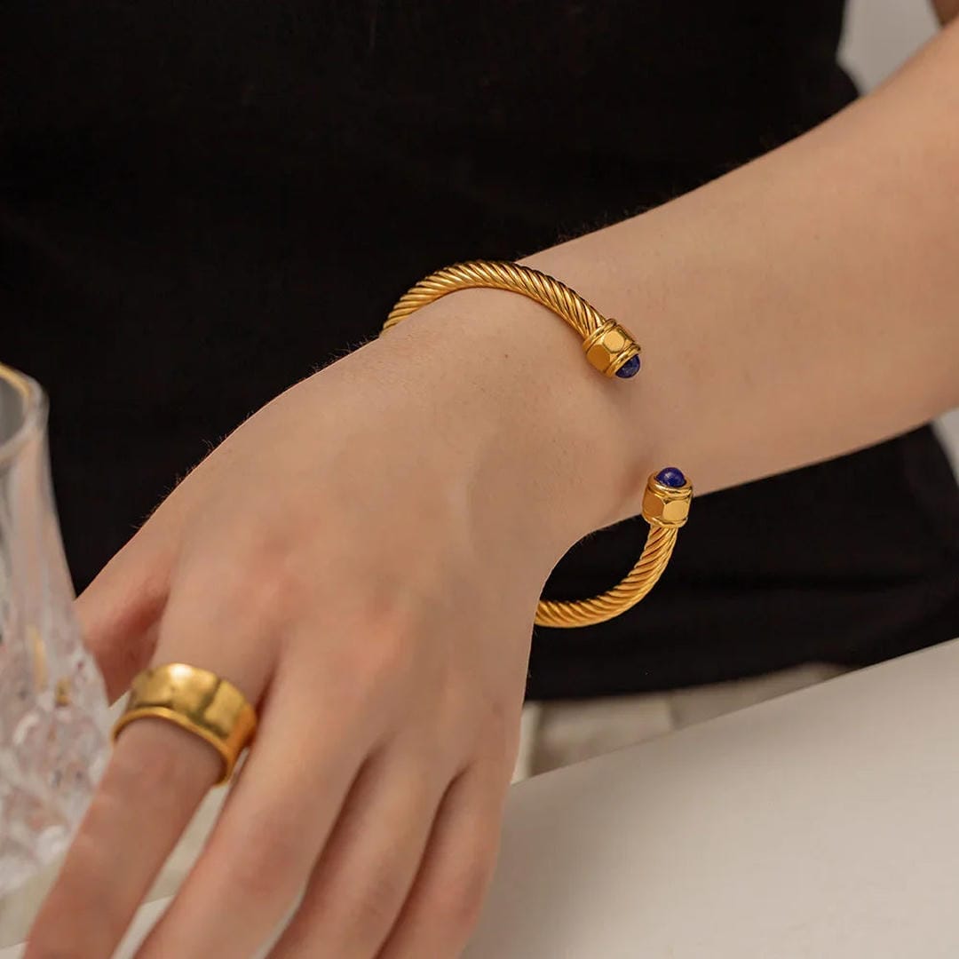 Pulsera de oro con gema