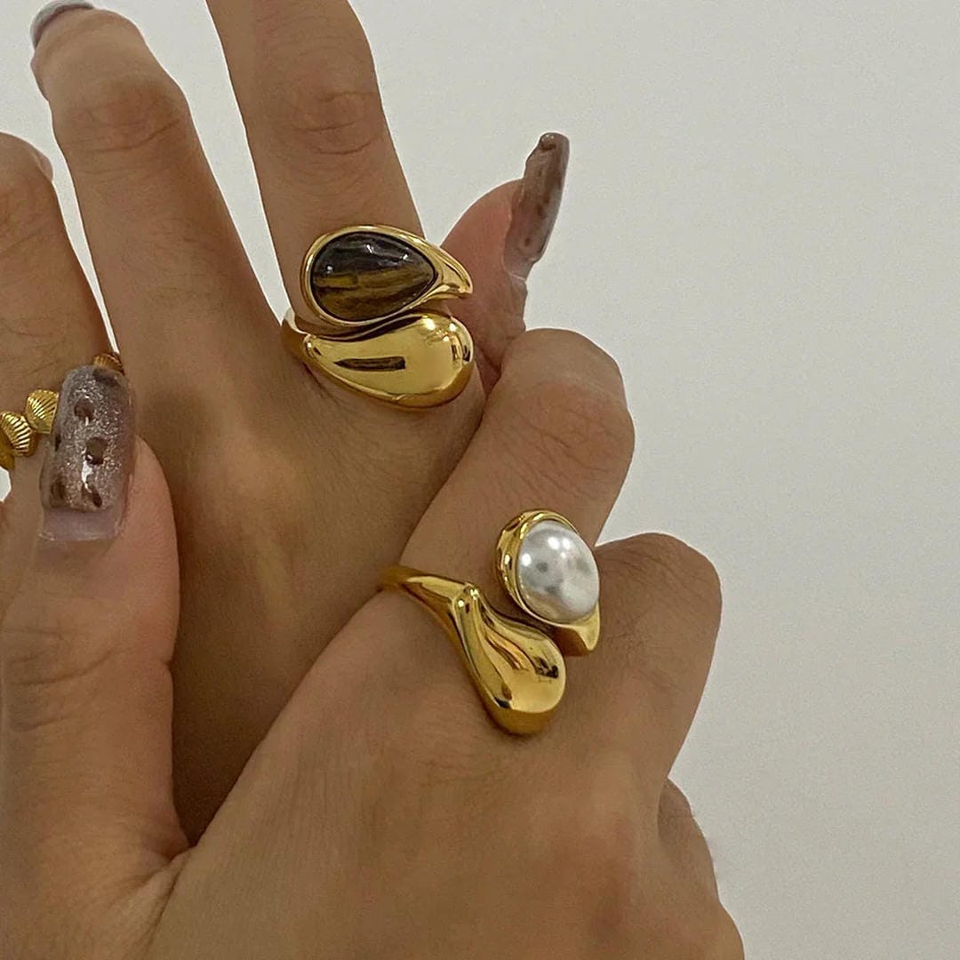 Anillo de oro esculpido María Dazzling Pearl