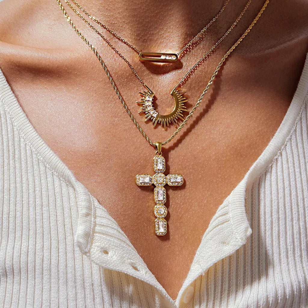 Collar Cruz de Oro Radiante