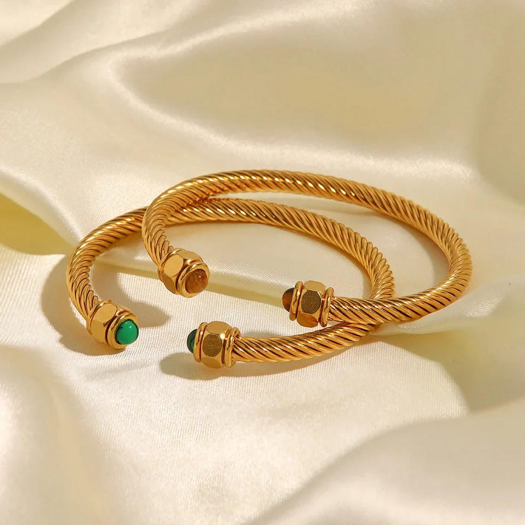 Pulsera de oro con gema