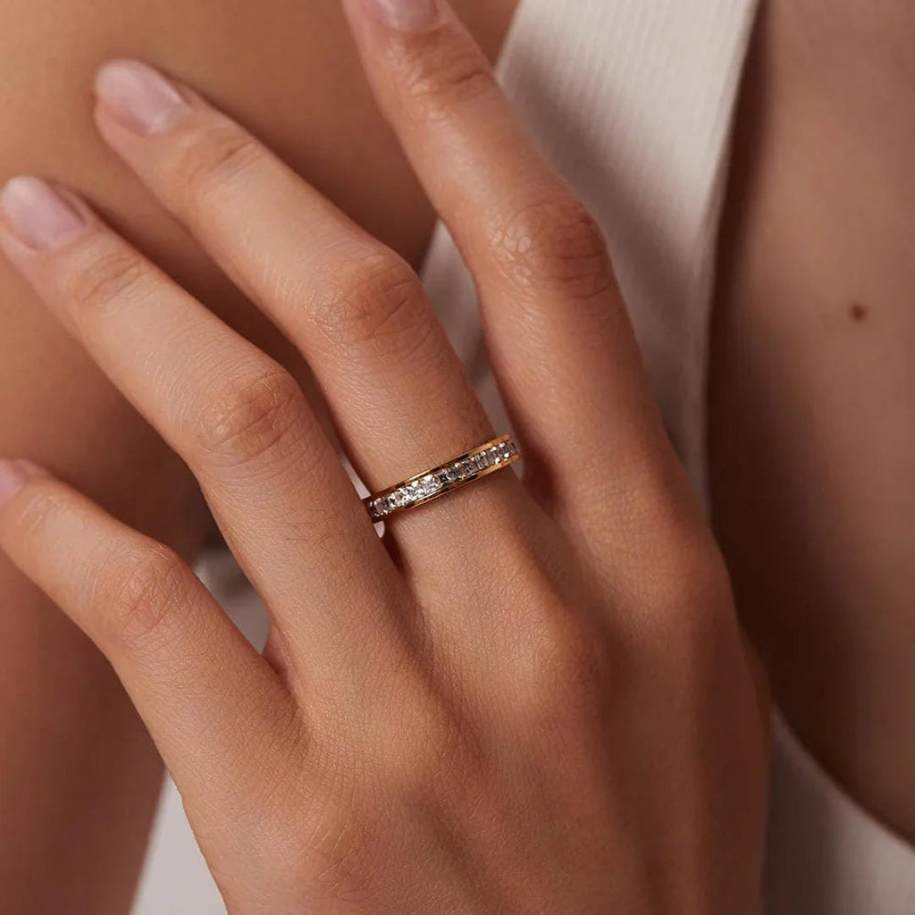Deslumbrante anillo de oro Amelia