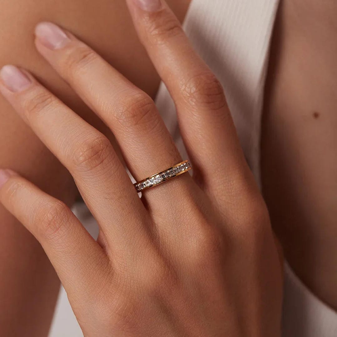 Deslumbrante anillo de oro Amelia