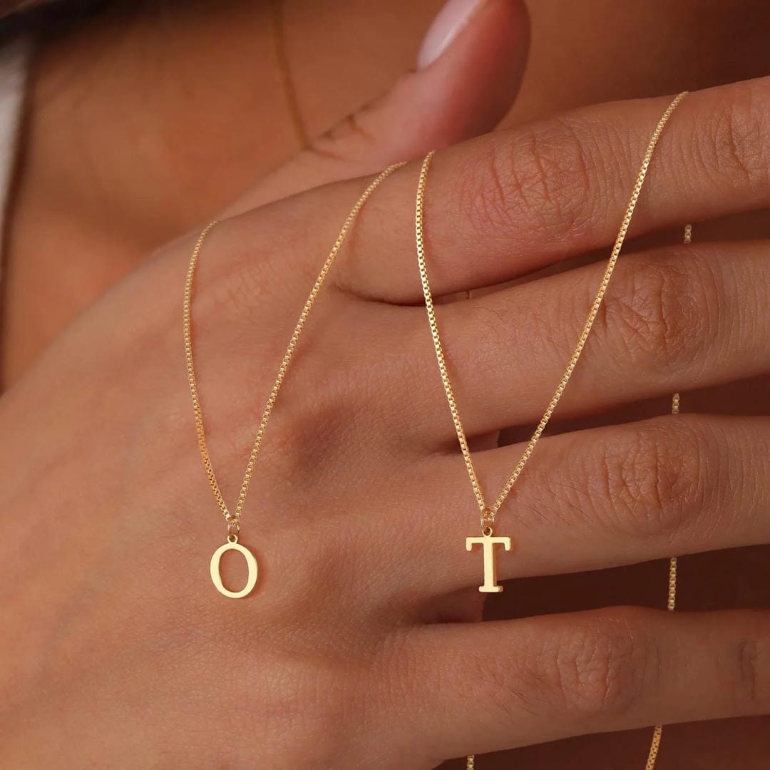 Collar Inicial de Oro con Letra Vintage