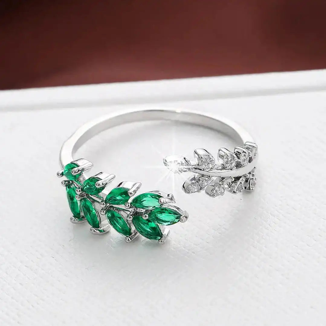 Anillo Delicado de Hoja Verde Esmeralda