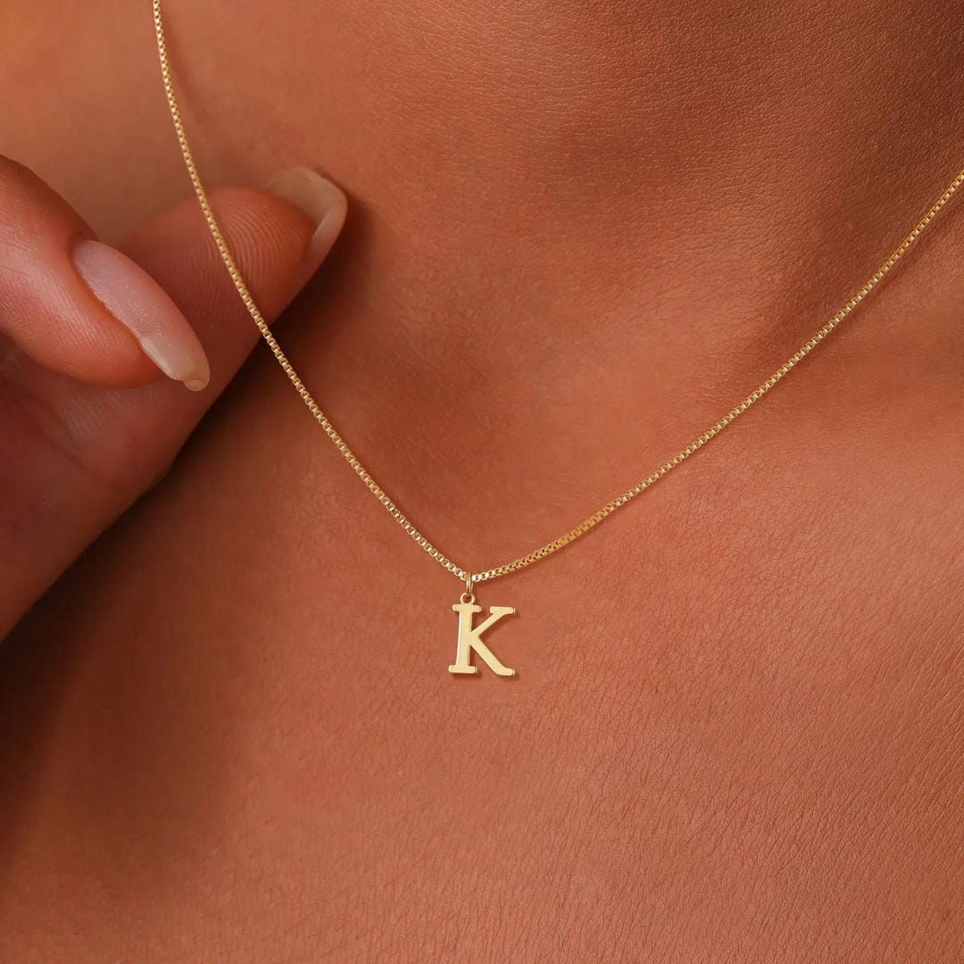 Collar Inicial de Oro con Letra Vintage