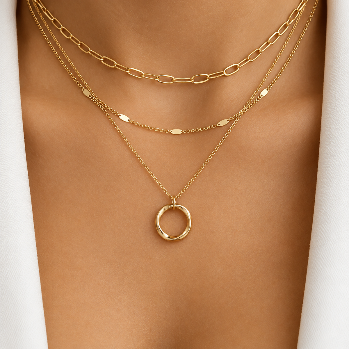 Conjunto Vintage de Cadenas Doradas en Capas