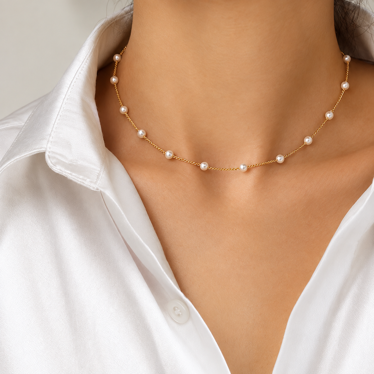 Elegante collar de perlas pequeñas